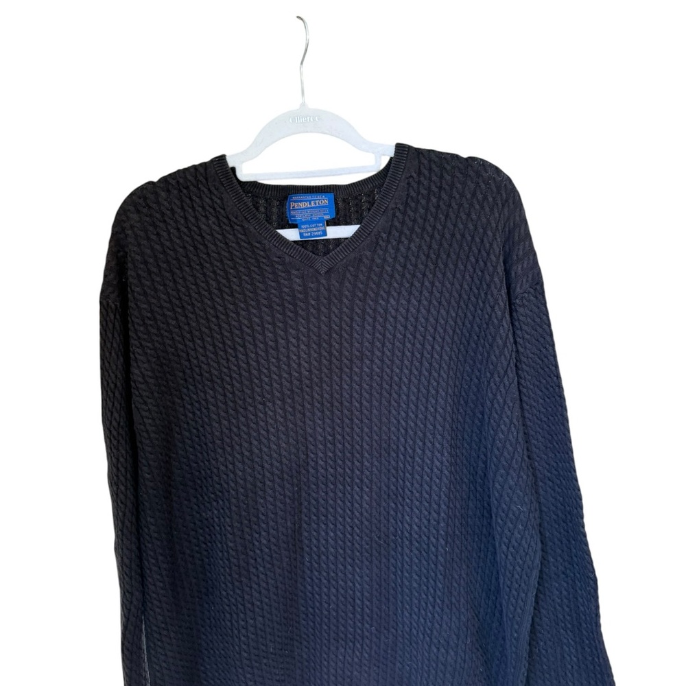 Pendleton Men's Navy Textured V-Neck Sweater